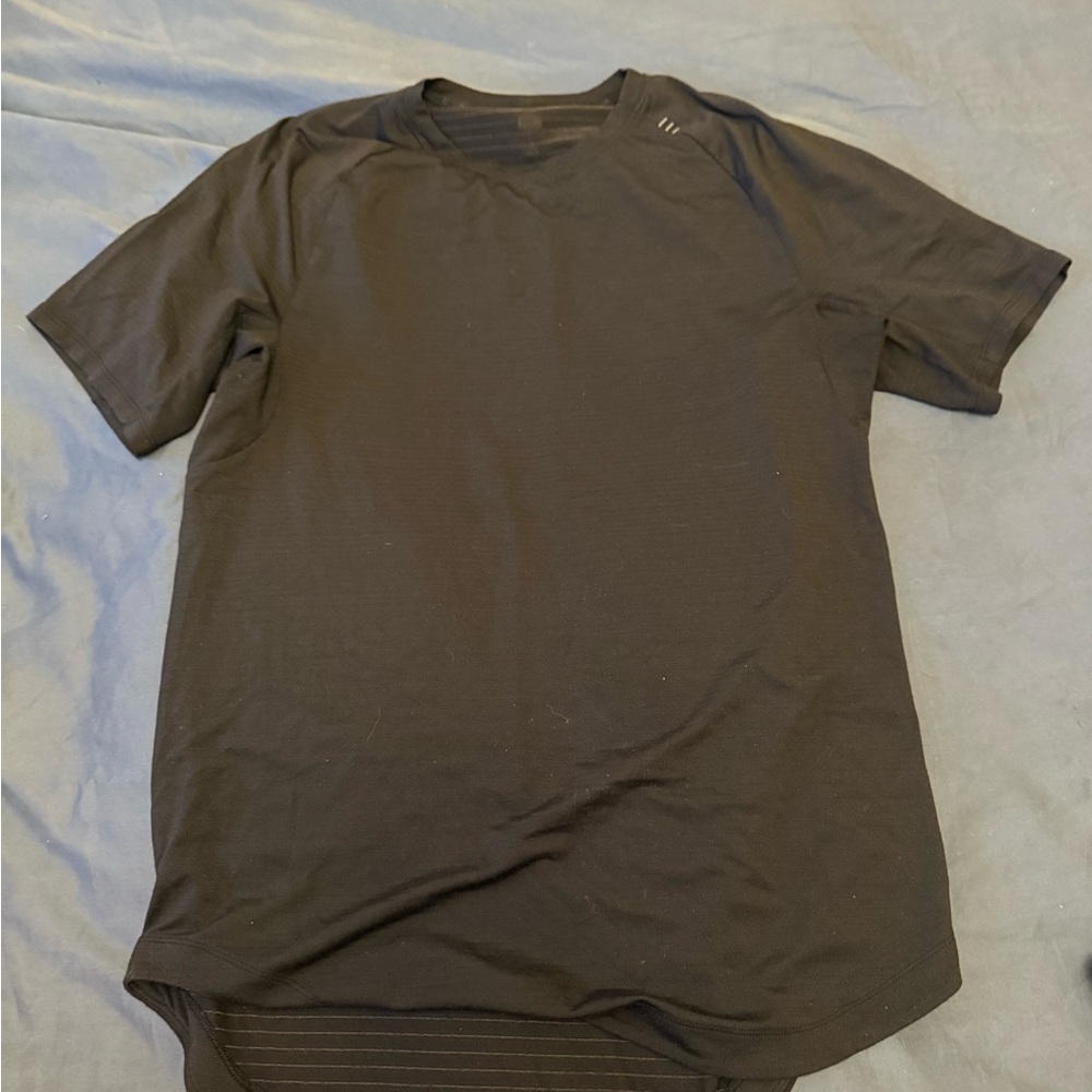Lululemon mens Black T-Shirt